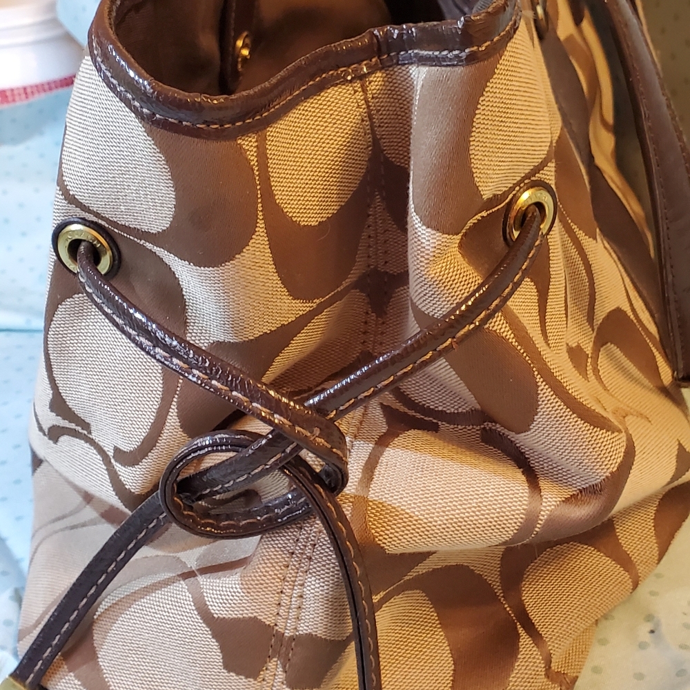 Coach Handbag - Picture 4 of 10